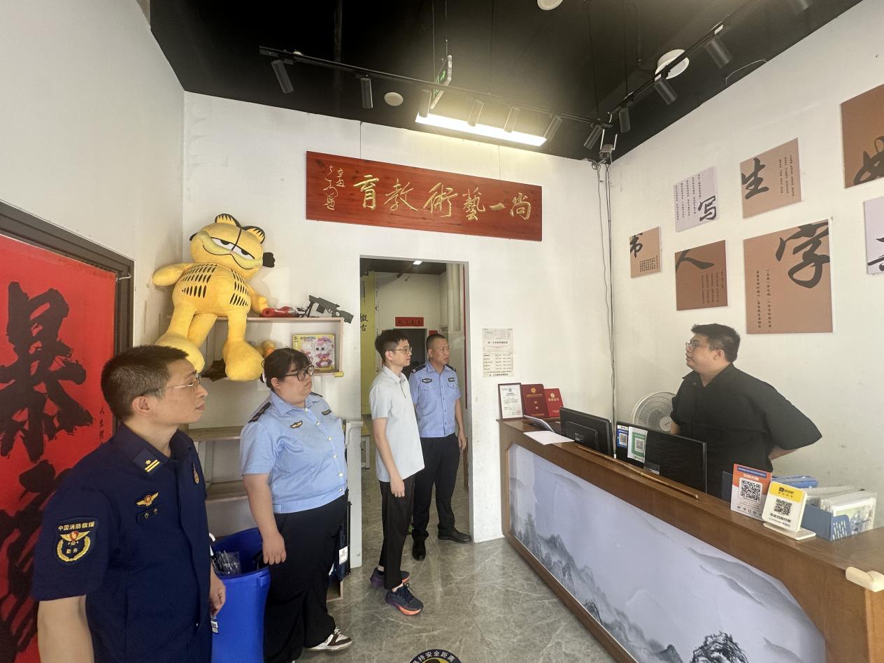 5e5c3651cabf6393b37cb11577b16ce3 5e5c3651cabf6393b37cb11577b16ce3